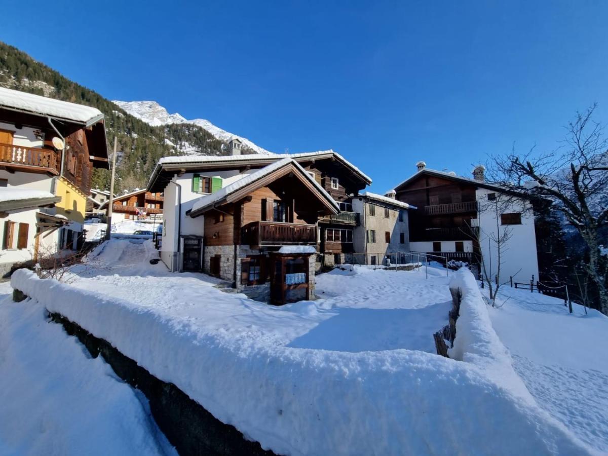 Incanto Walser Apartments Ronco Macugnaga Buitenkant foto