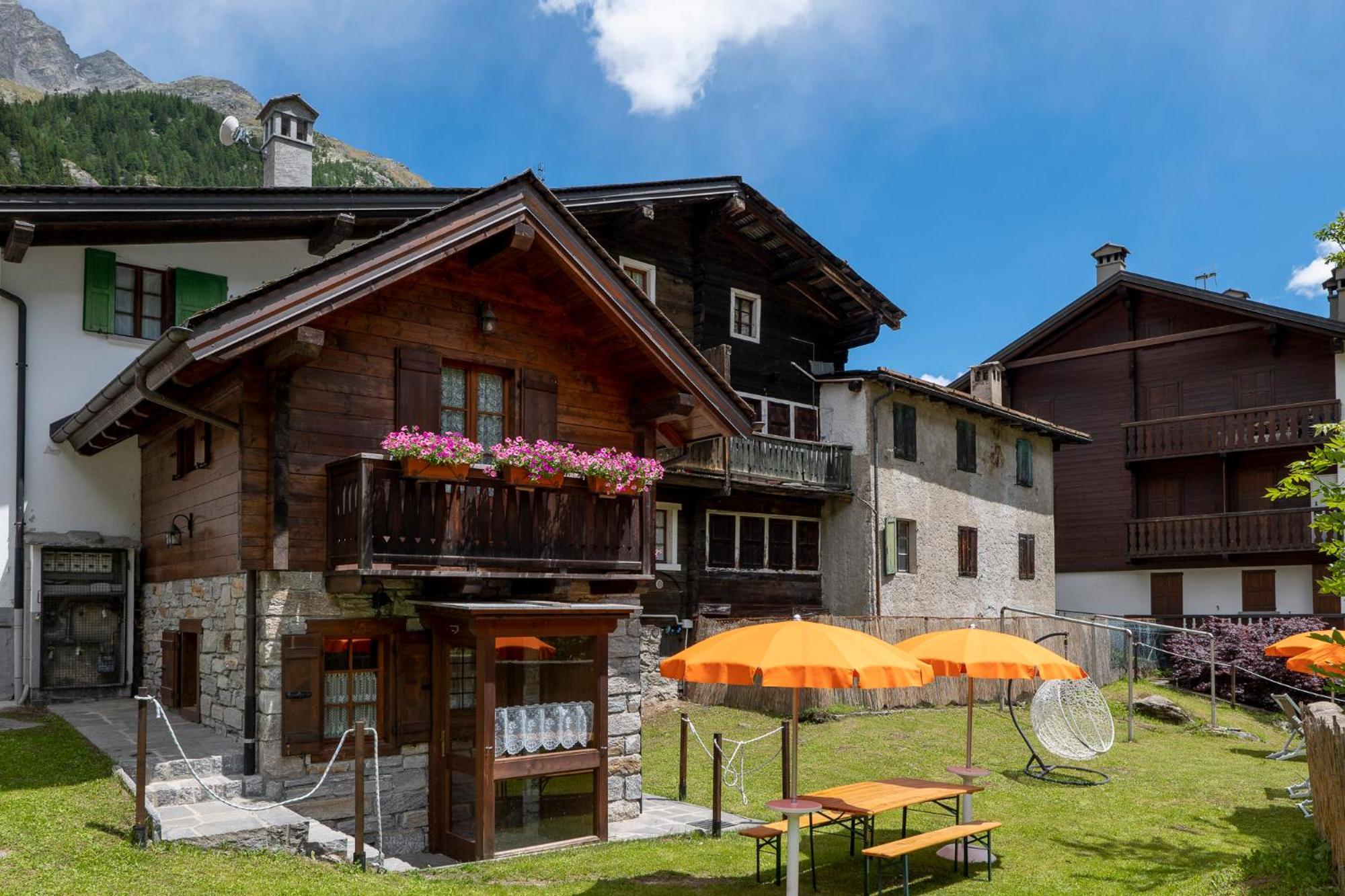 Incanto Walser Apartments Ronco Macugnaga Buitenkant foto